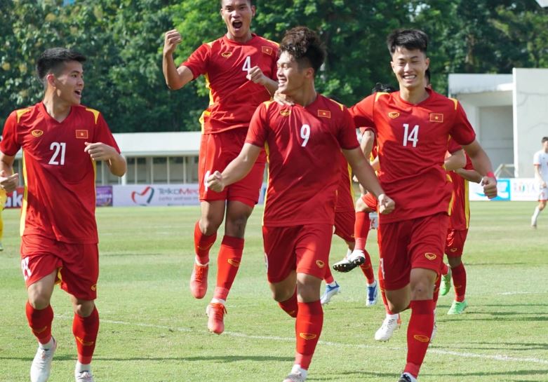 U19 Việt Nam quá mạnh phần lớn nhờ cú hat-trick toàn siêu phẩm